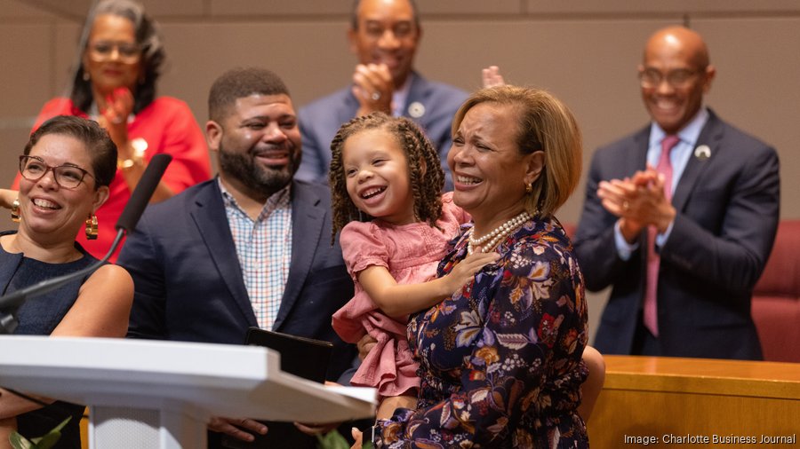 Charlotte mayor, council sworn in for shorter, 15month term
