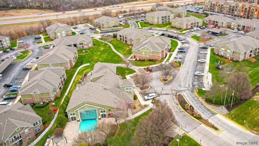 CohenEsrey acquires Park Edge apartments in Lenexa from Maxus Realty