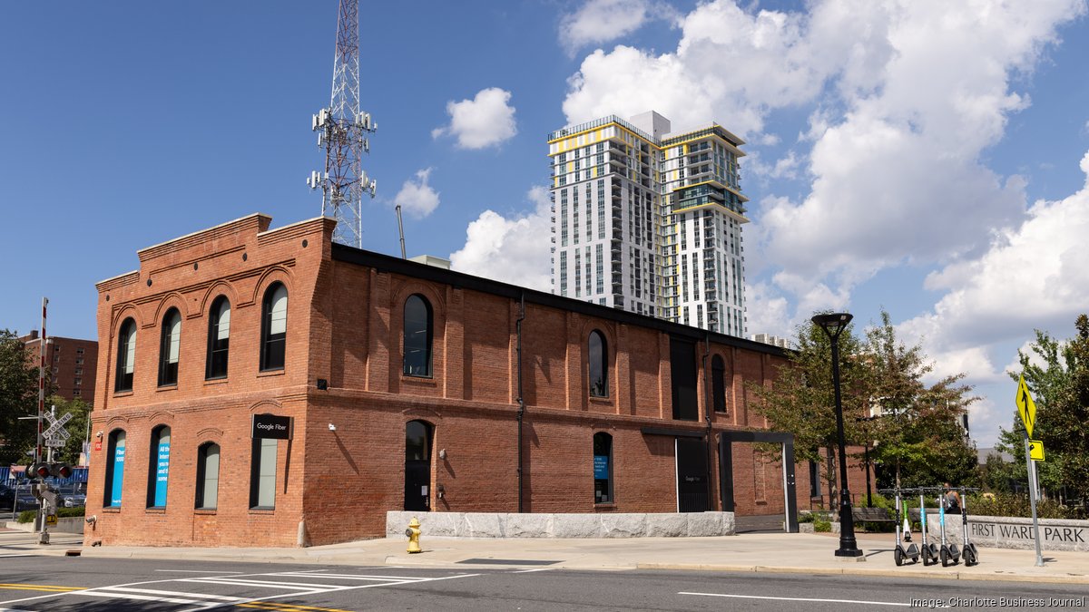 Wfae NPR affiliate WFAE to exit uptown space amid federal funding cuts ...