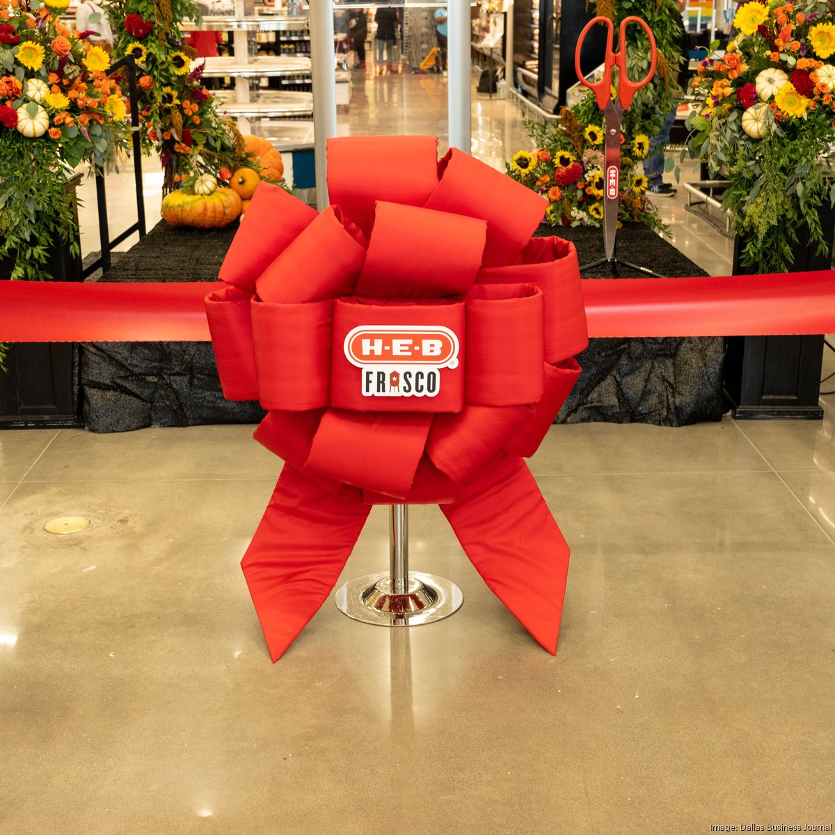 Here's everything you need to know about H-E-B's first location in DFW -  Dallas Business Journal