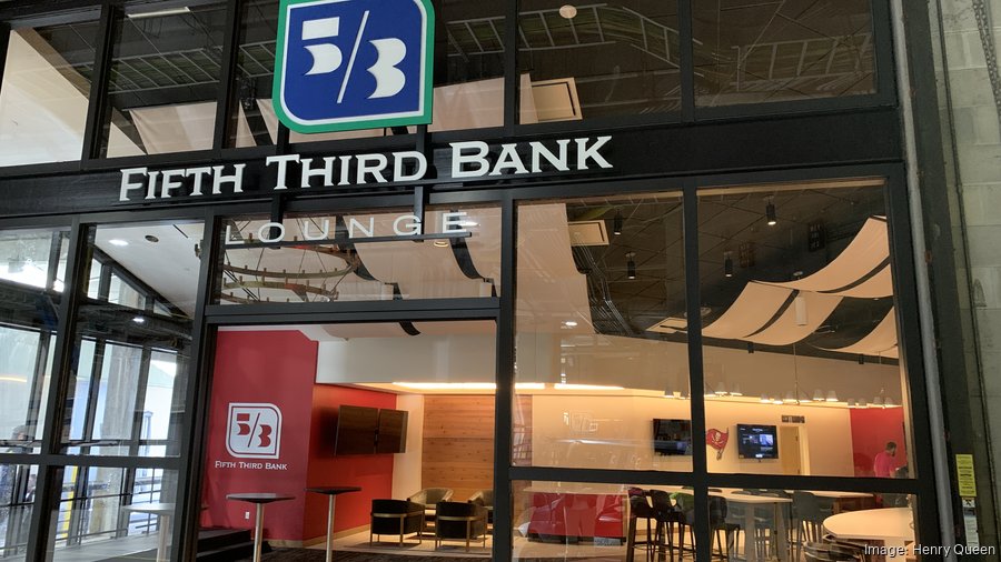 Tampa Bay Buccaneers, Fifth Third reveal new VIP lounge - Tampa Bay  Business Journal