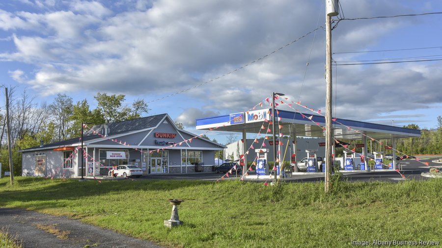 Jon Phillips opens gas station and convenience store in Altamont