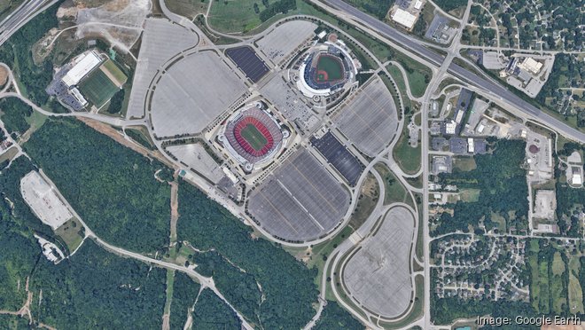 CEO của Chiefs, Hunt: Điều gì sẽ quyết định lựa chọn giữa sân Arrowhead và sân vận động mới? - Tạp chí Kinh doanh Kansas City