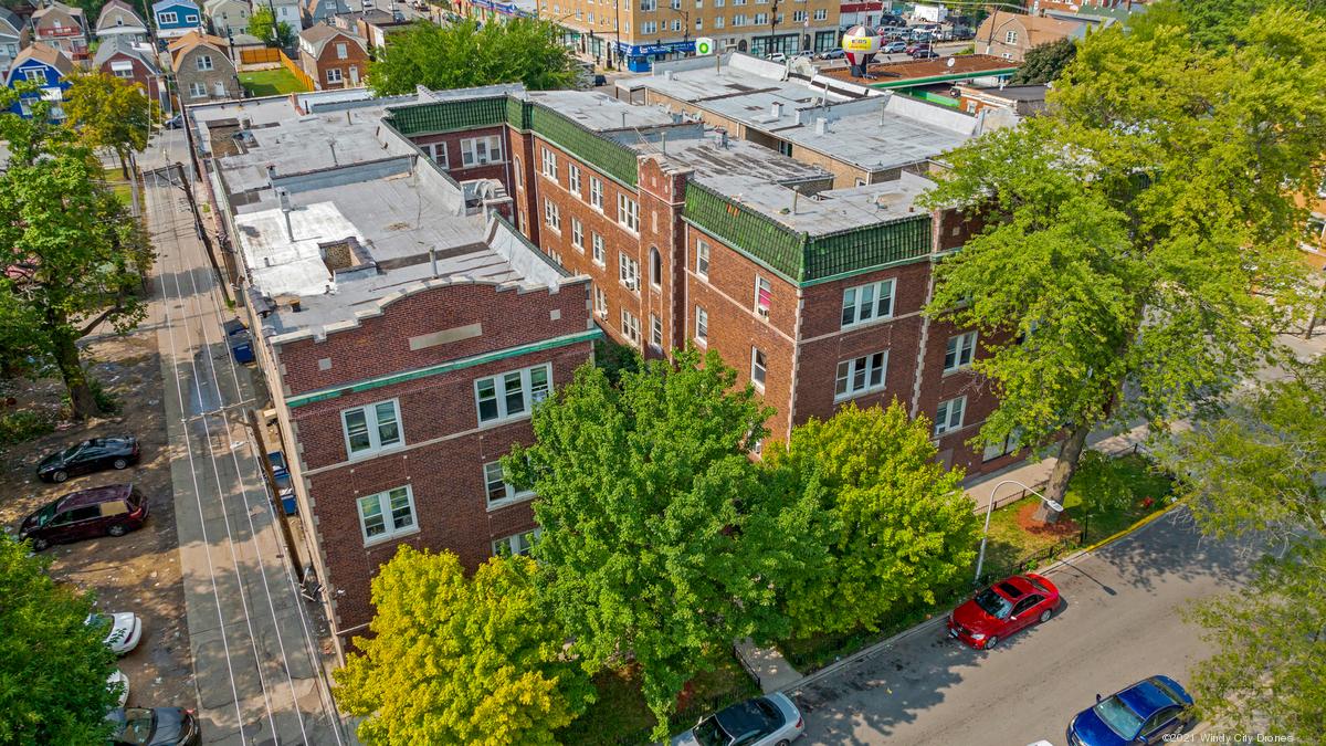 Chicago apartment building that was once condos is up for sale ...