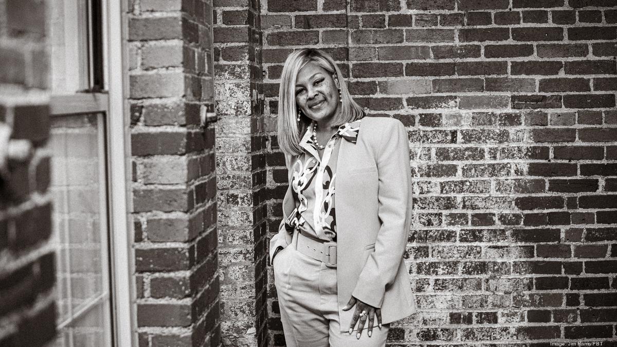 CSuite Awards Stephanie Herring, Dollar Bank Pittsburgh Business Times