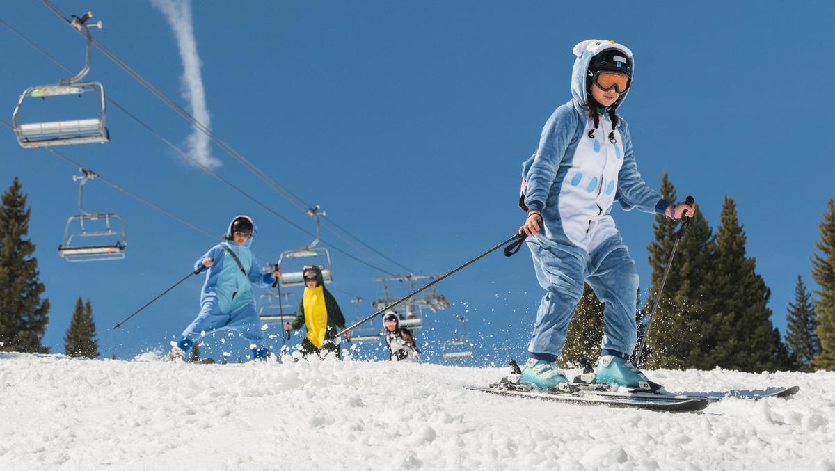 Denver Broncos Give a Nod to Colorado Ski Country with New Helmet - Powder  Resort Region - Colorado