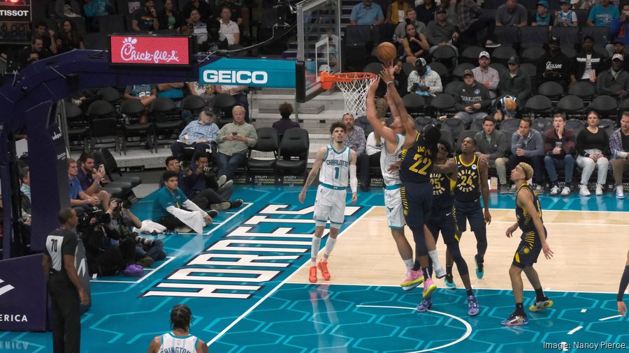 Photos: Lakers vs Hornets (1/28/22) Photo Gallery