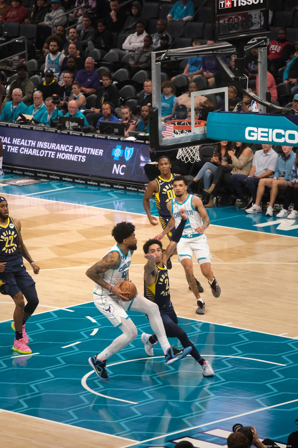 Got him on SKATES! 🤯🔥 #nba #bball #basketball #hoops #hornets