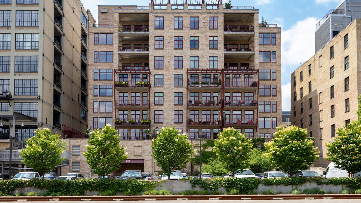 Mill District condo facing the Mississippi River is on market for 1
