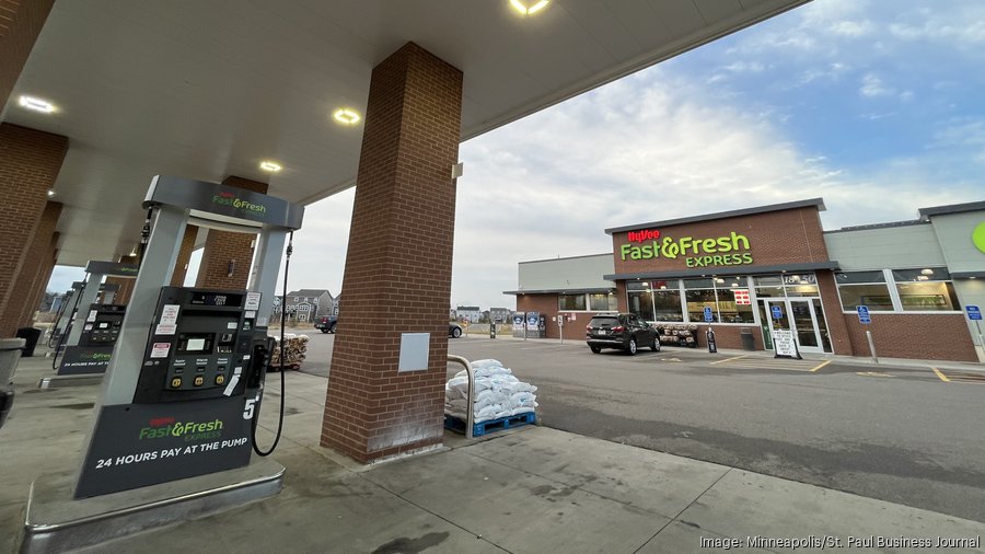 Maple Grove HyVee gas station joins Inland Real Estate portfolio