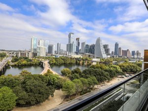 Downtown Austin skyline 2022 7103