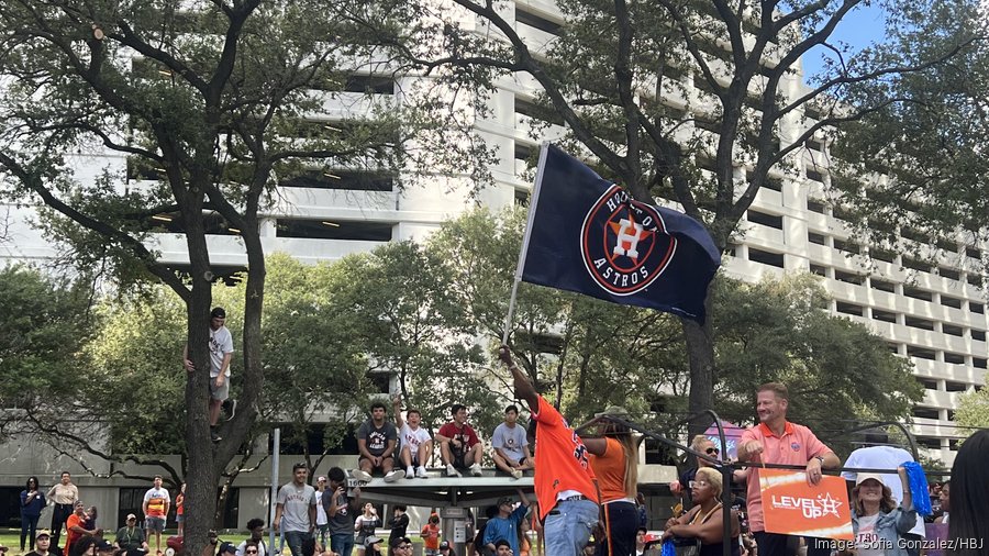 2022 World Series parade attendees pack downtown Houston streets - Houston  Business Journal