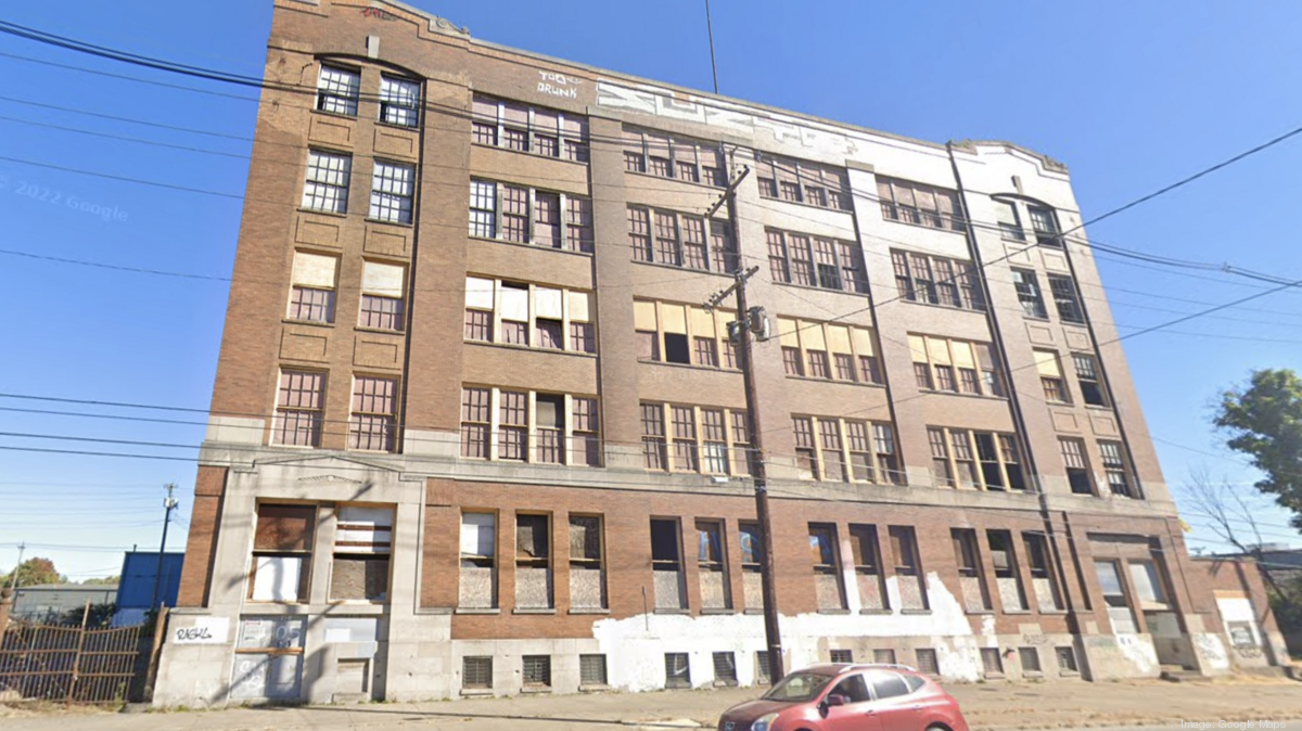 What's planned for the 45M Gateway on Broadway project in Louisville