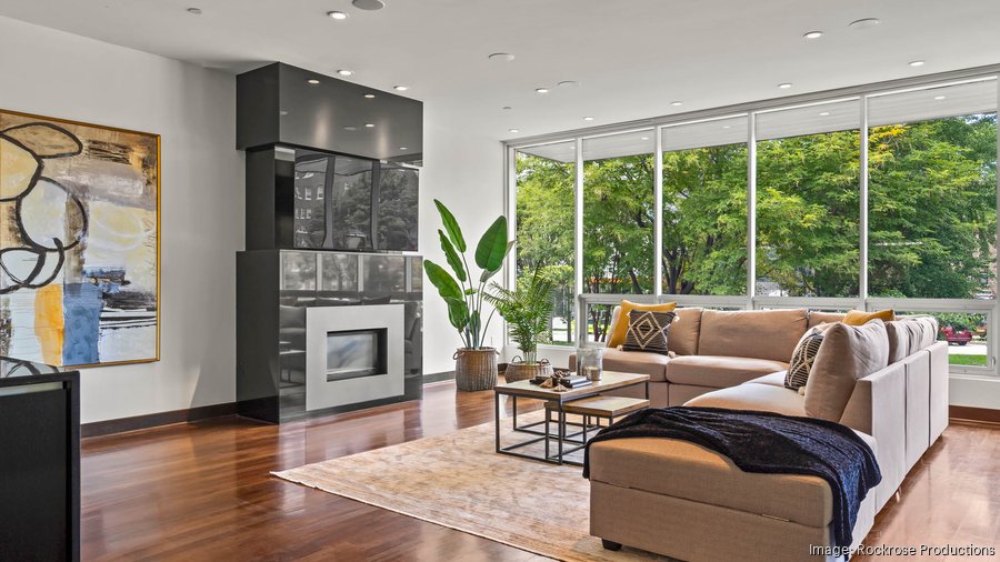 This downtown townhouse-style condo sold for $1.3M: Slideshow ... - Townhouse Style Condo Rentals