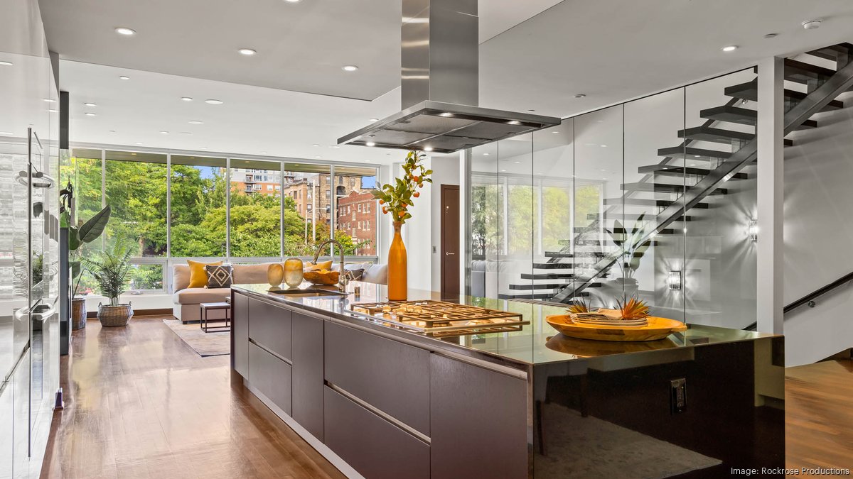 Picture of This downtown townhouse-style condo sold for $1.3M: Slideshow ...