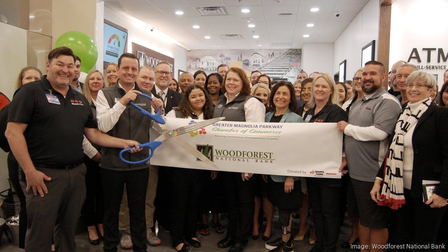 Woodforest National Bank opens first H E B retail location