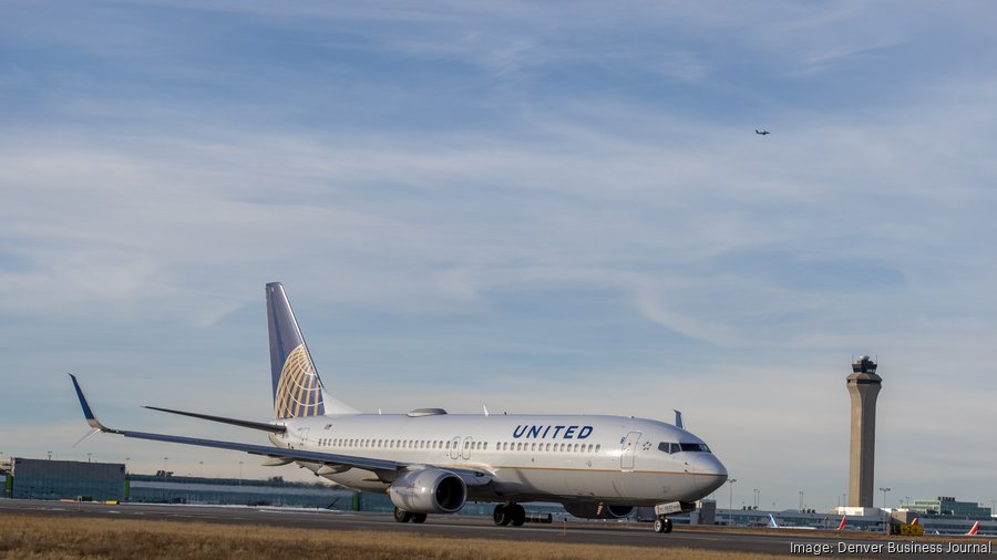 United Airlines opens new club at Denver International Airport - CBS  Colorado