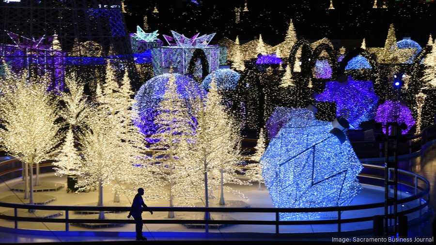 Massive Christmas light maze coming to Ballpark Commons Milwaukee