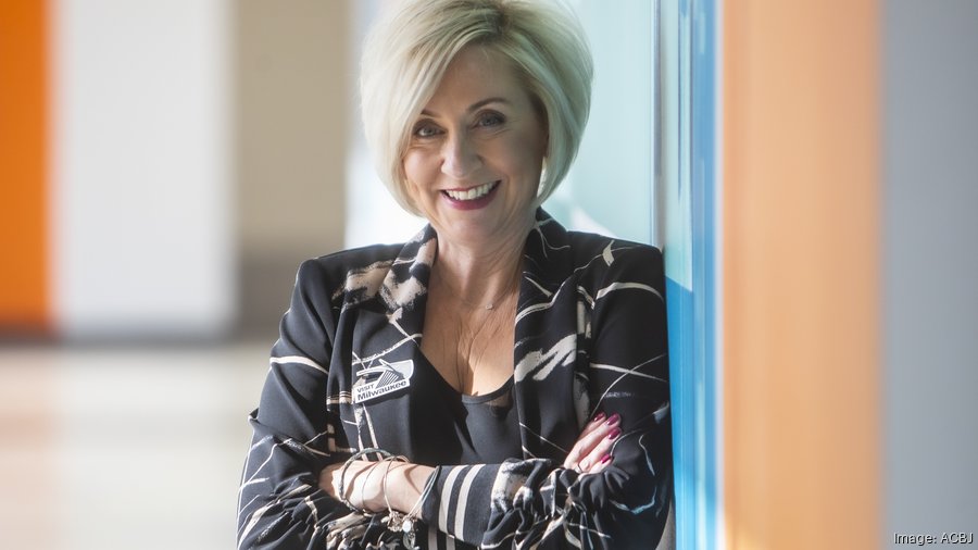 Visit Milwaukee's Peggy WilliamsSmith named 2022 Executive of the Year