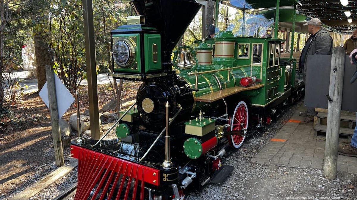 Cincinnati Zoo Debuts New 700 000 Electric Train Cincinnati Business 