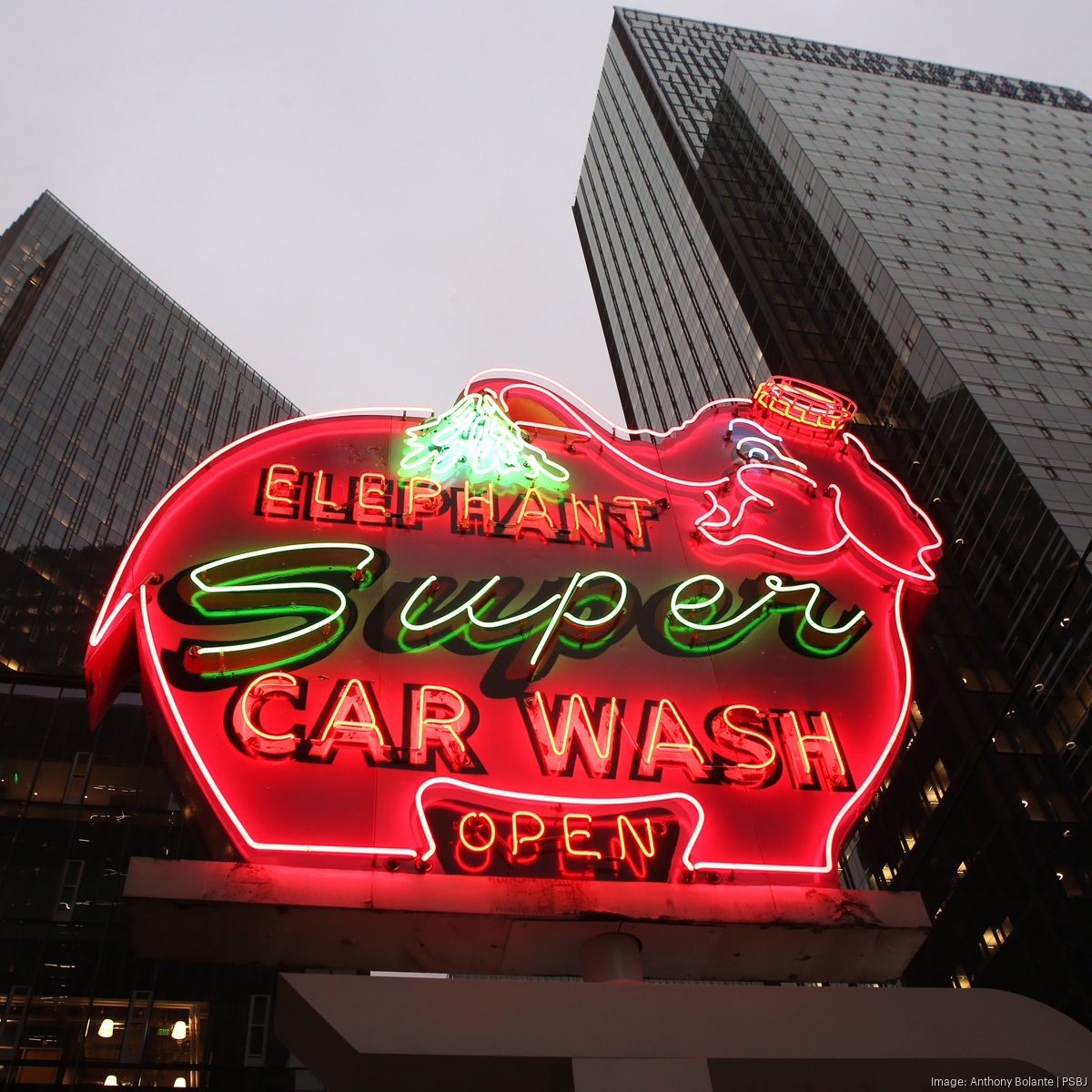 Car Wash Building Night