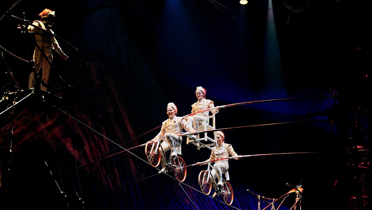 What It's Like to Be a Cirque Du Soleil Performer and Travel the World