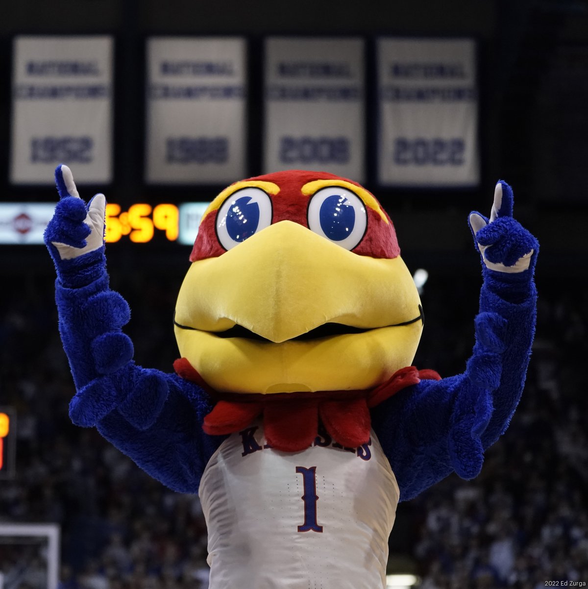 Kansas Jayhawks men's and women's basketball play in Mexico