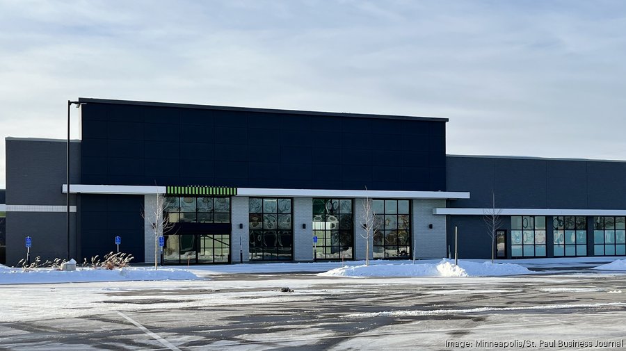 Retailer eyes Eagan's almostanAmazon grocery store Minneapolis / St