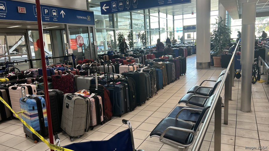 Luggage no longer piled up at Lambert, travel delays continue