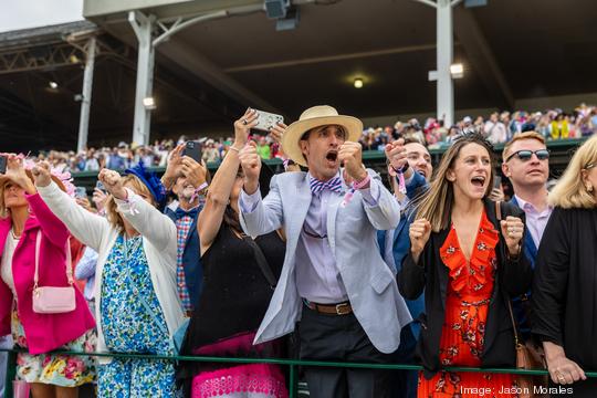 Churchill Downs Crowd