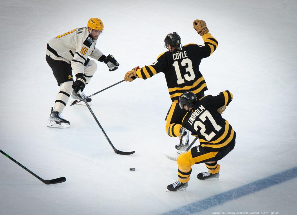 Fenway Park hosts Winter Classic (PHOTOS) - Boston Business Journal