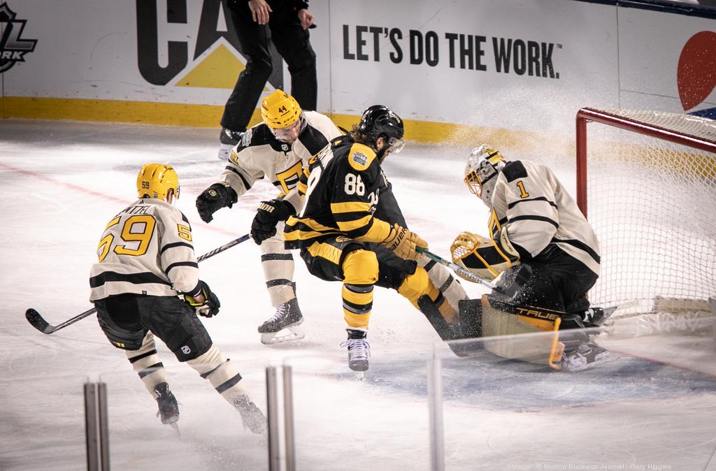 Fenway Park hosts Winter Classic (PHOTOS) - Boston Business Journal