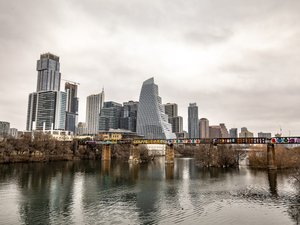 Moody Austin Skyline 7684