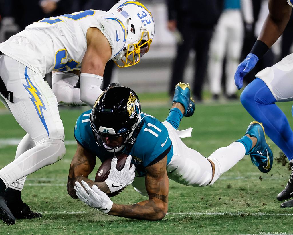 Lawrence rallies Jaguars from 27 down to beat Chargers 31-30 - Seattle  Sports