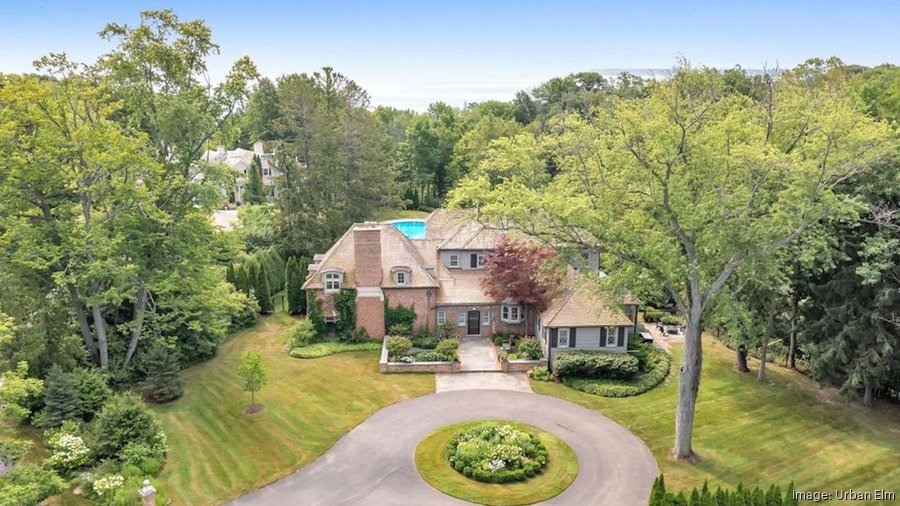 1.6M Fox Point home with pool sells sight unseen before being listed