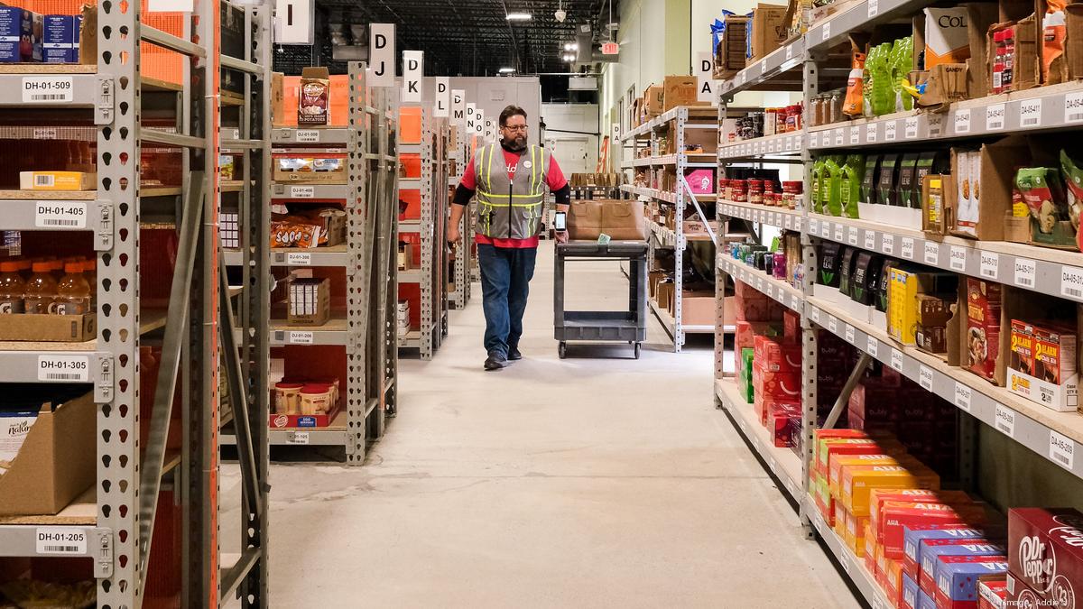 van Ijdelheid analyse New Norwood grocery store takes online ordering a step further - Boston  Business Journal