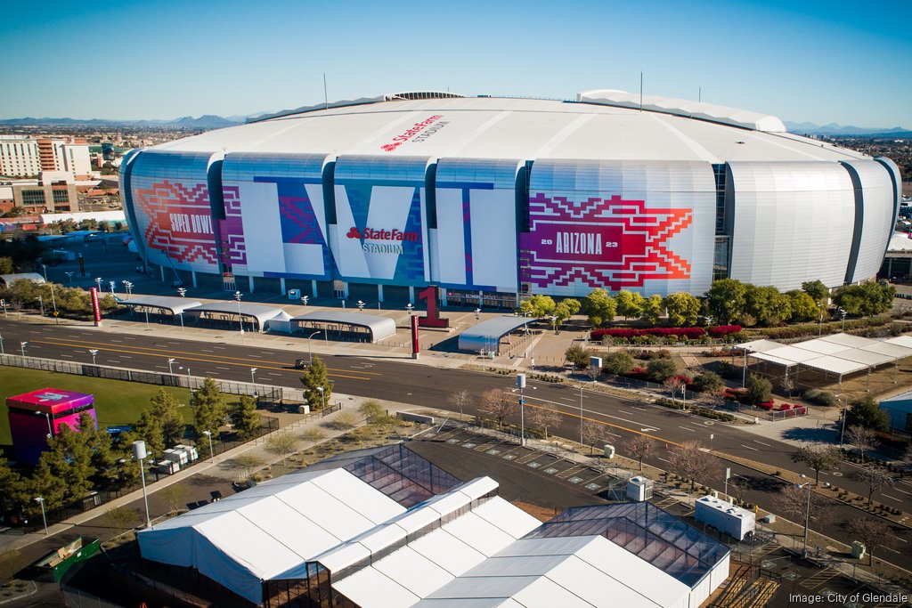 Super Bowl sleepover: Fans will wake up in this custom hotel suite at State  Farm Stadium