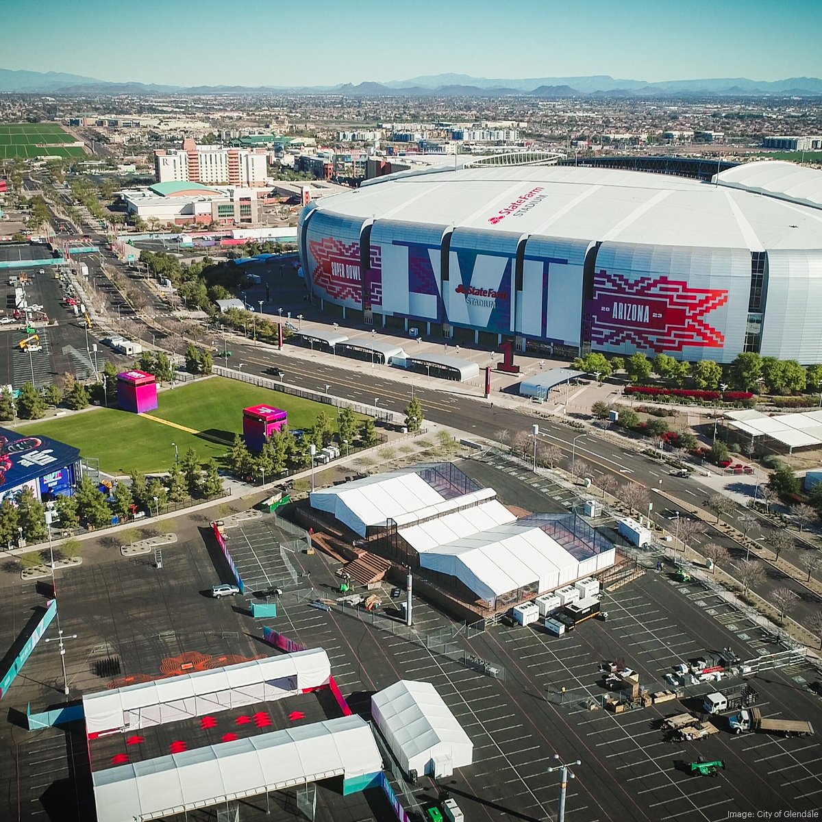 State Farm Stadium in Glendale Sports and Entertainment District - Tours  and Activities