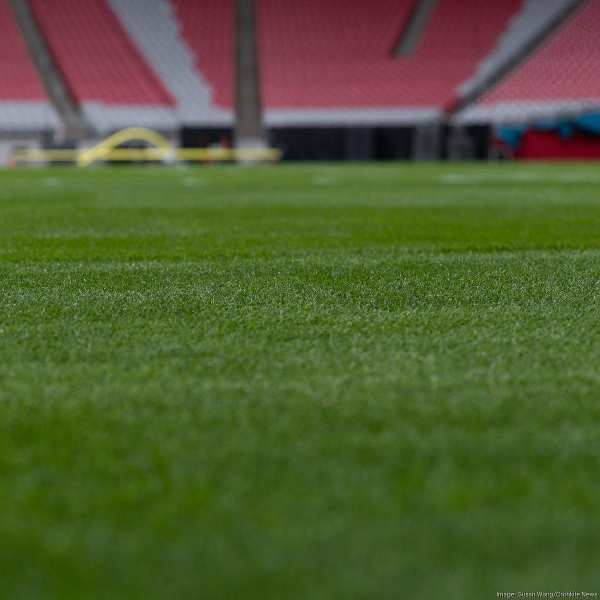 What was up with State Farm Stadium's field conditions? Eagles players  share their thoughts on the turf.