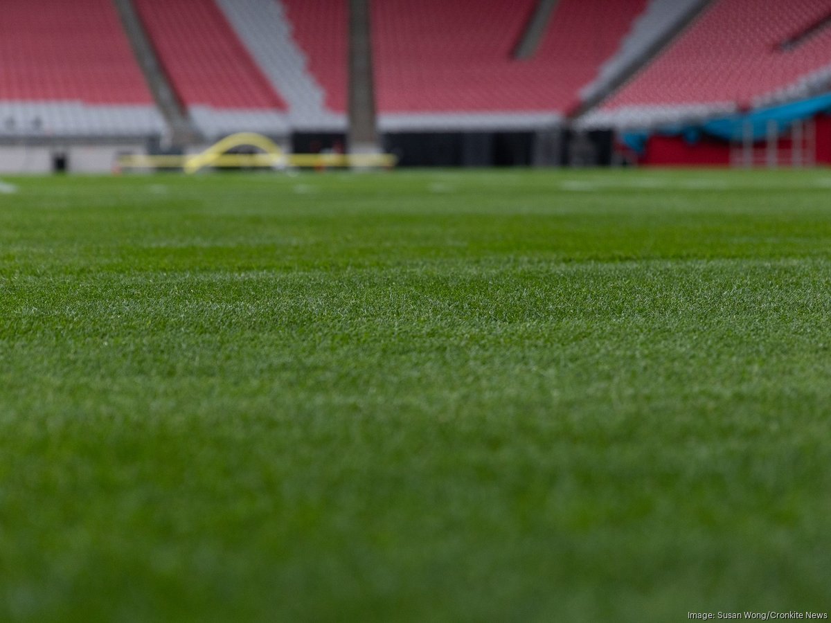 Players slipping all over the turf at State Farm Stadium