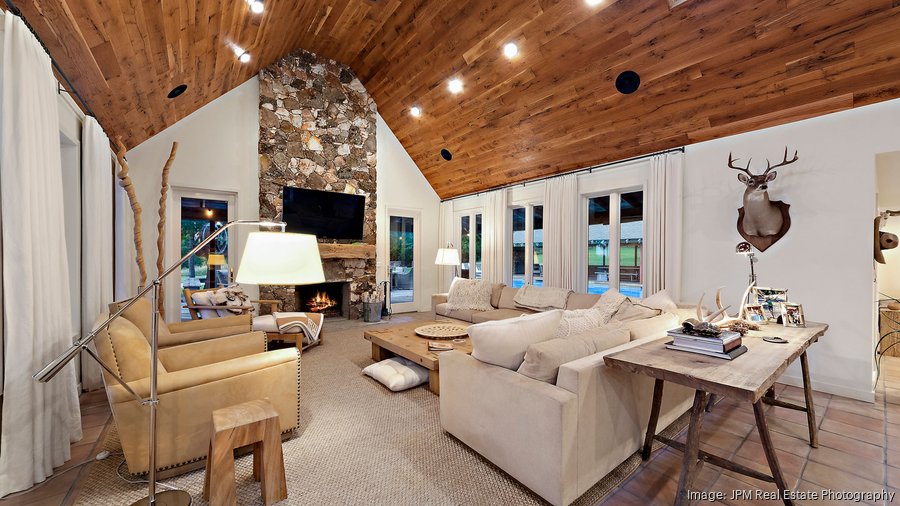 This $12.5M Texas ranch has a 9-hole golf course, 10 lakes - Dallas ...