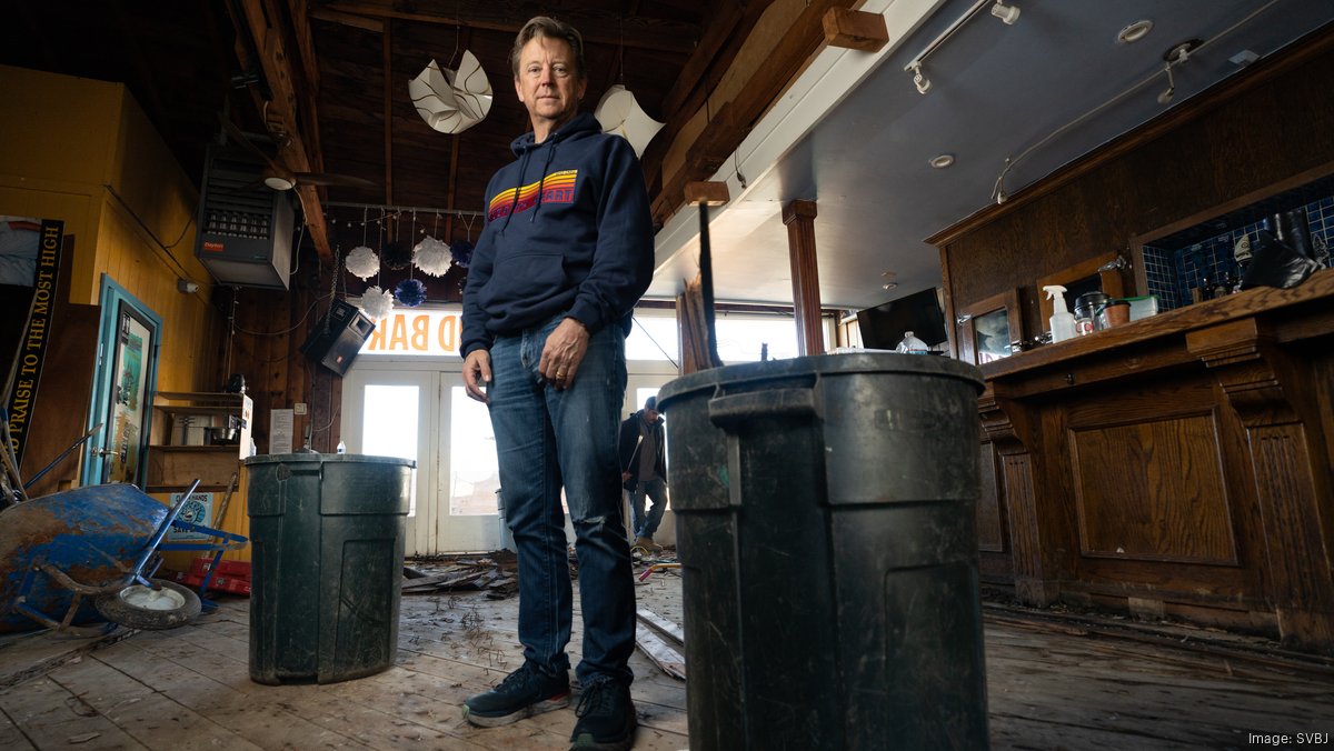 Pizza My Heart owner represents Capitola businesses at Biden's State of