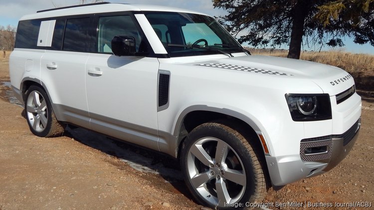 Longer Land Rover Defender 130 Fits More People (photos) - Chicago 