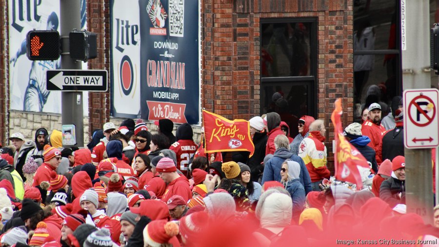 Chiefs Fans Celebrate Second Super Bowl Win In Four Years With Victory Parade Photos Kansas