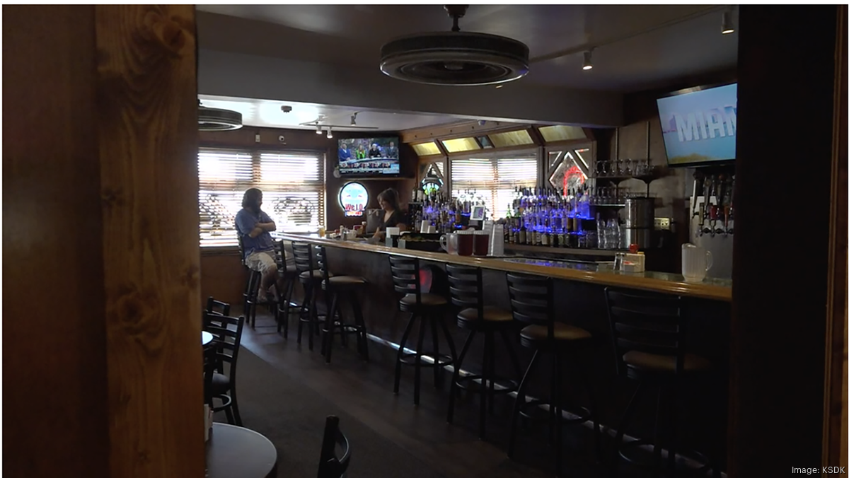 Deer Creek Bar & Grill in Maplewood shutters just months after