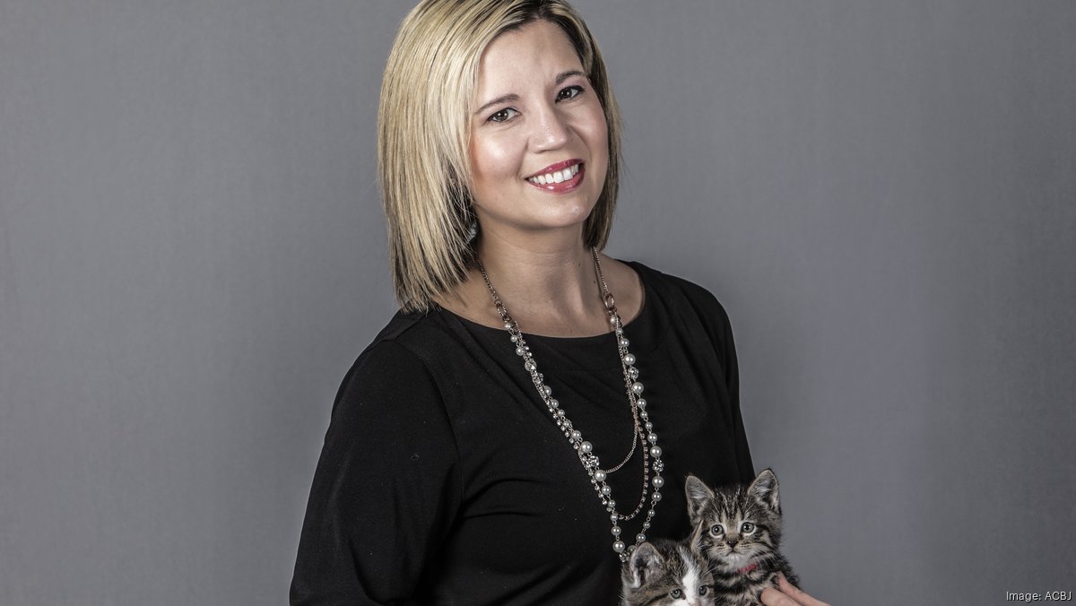 Julie Rozanski 40 Under 40: Julie Niznansky, Associated Bank - Milwaukee Business Journal
