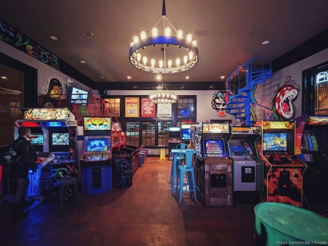 I Don't Like Gaming, But This Arcade Bar In Florida Was Shockingly