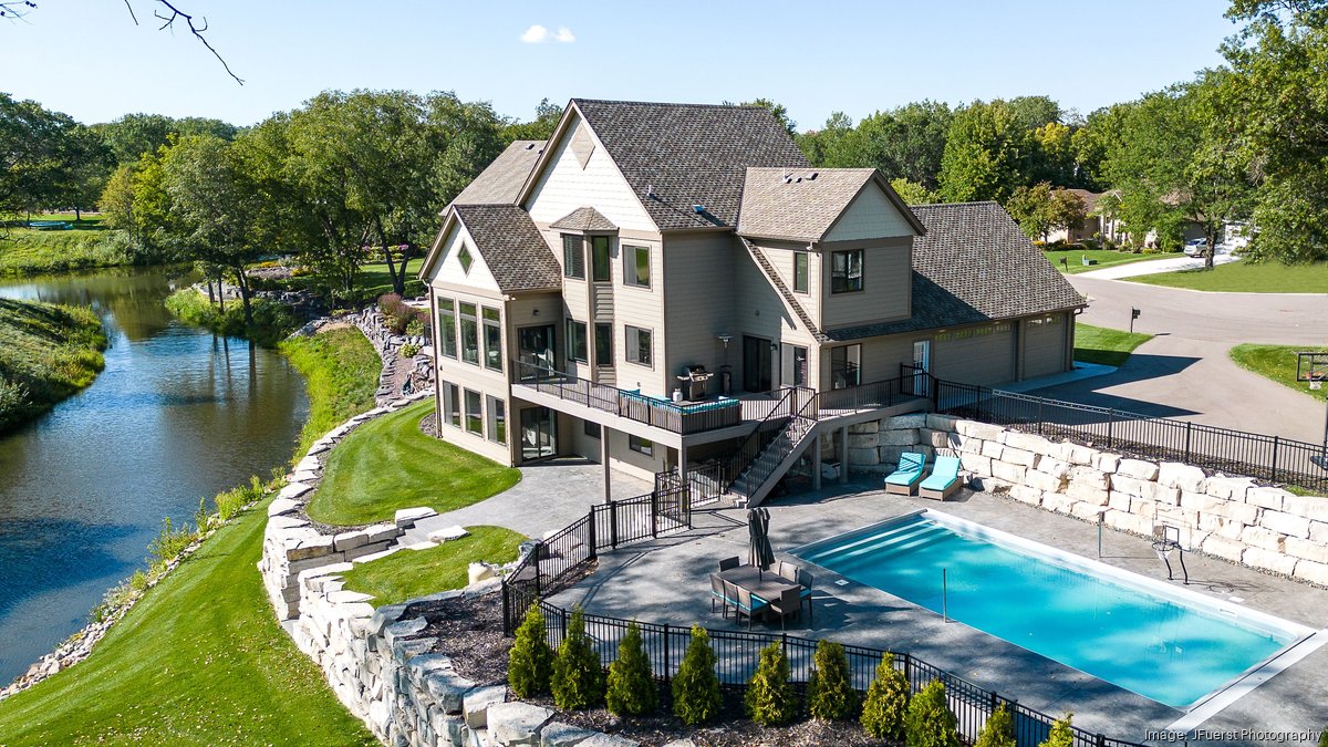 Lakeville home at Brackett's Crossing Country Club lists at 1.7M