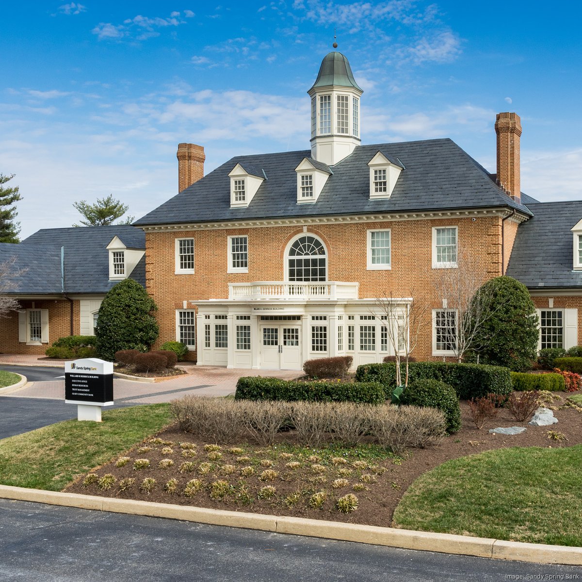 What Sandy Spring acquisition means for bank M&A in D.C.