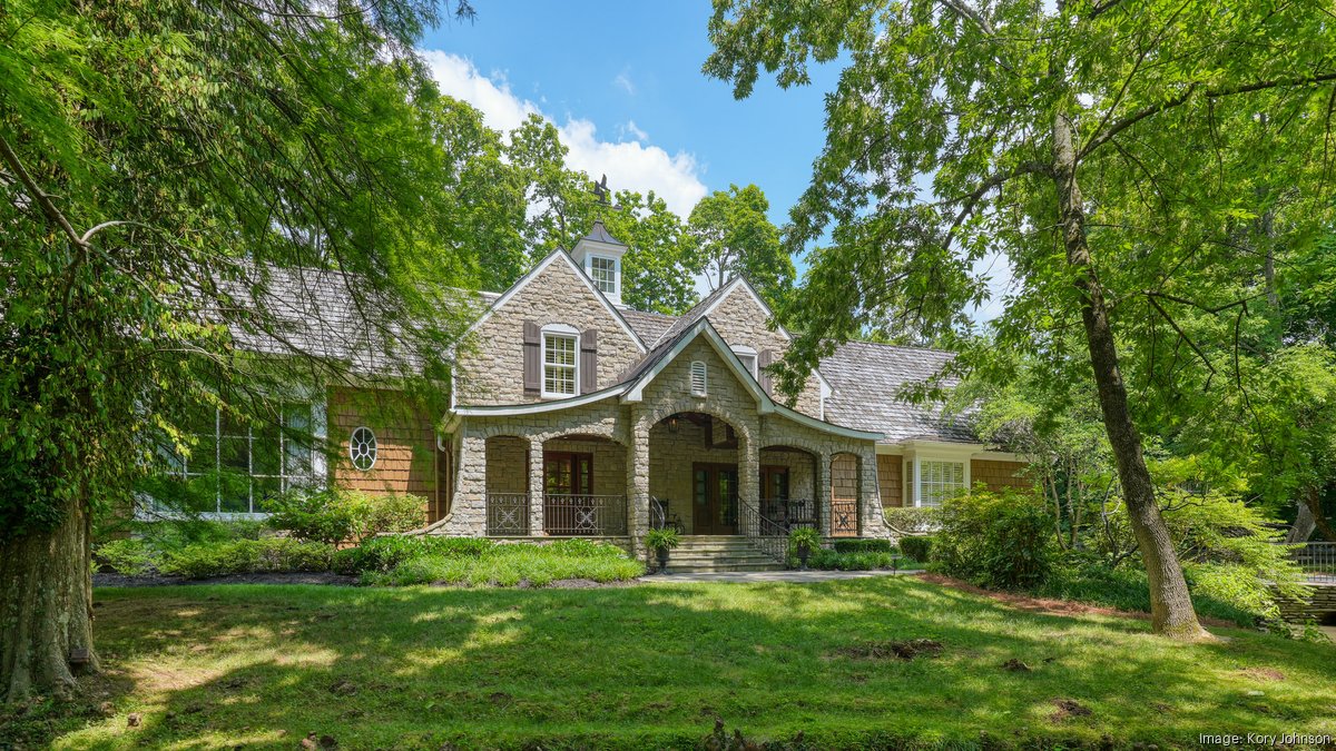 This 2M Anchorage home boasts 5 private acres, horse barn (PHOTOS